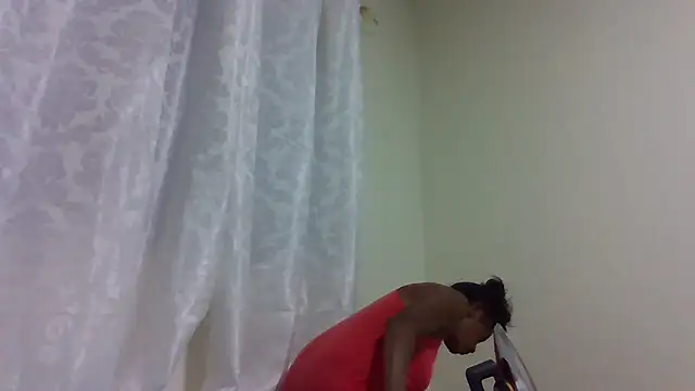 Snapshot of sweets_80 chatting on 17, 10, 2025 sweets 80 online show from 17, 10, 2025