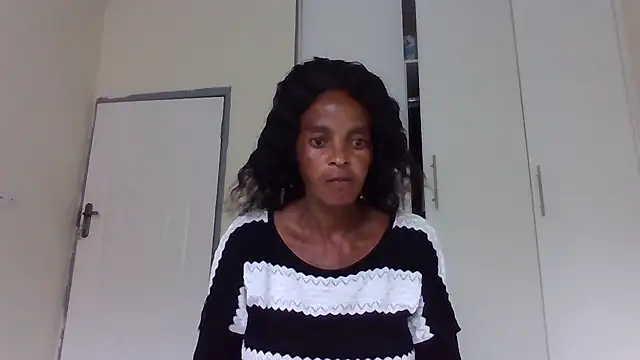 Snapshot of sweets_80 chatting on 15, 11, 2025 sweets 80 online show from 15, 11, 2025