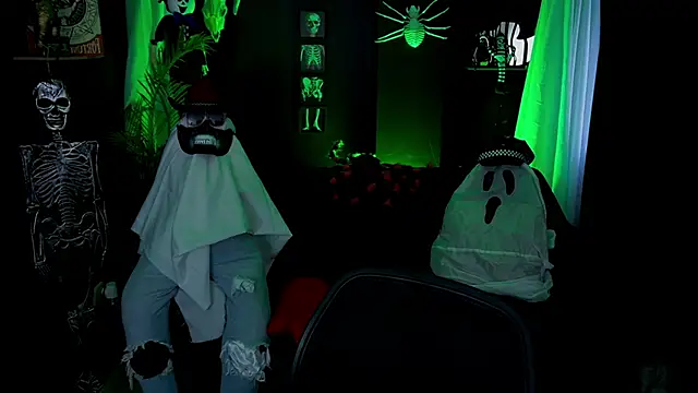 Snapshot of Aaronfox_x chatting on 31, 10, 2025 Aaronfox x online show from 31, 10, 2025