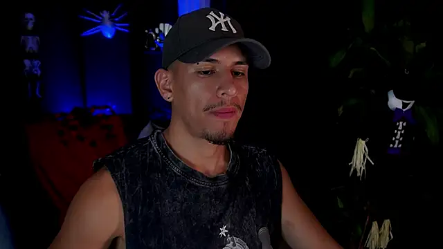 Snapshot of Aaronfox_x chatting on 17, 10, 2025 Aaronfox x online show from 17, 10, 2025