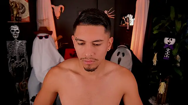 Snapshot of Aaronfox_x chatting on 13, 10, 2025 Aaronfox x online show from 13, 10, 2025