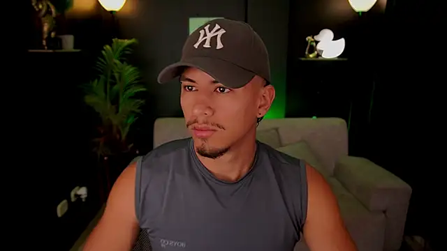 Snapshot of Aaronfox_x chatting on 3, 11, 2025 Aaronfox x online show from 3, 11, 2025