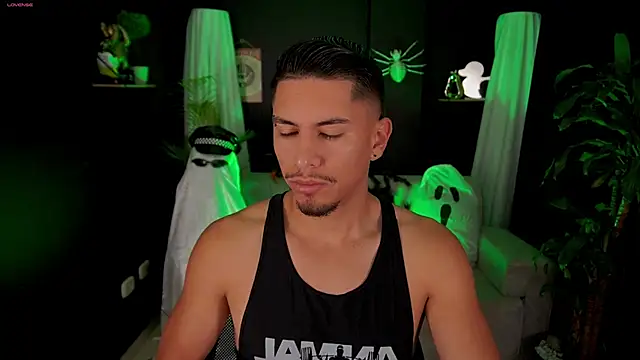 Snapshot of Aaronfox_x chatting on 10, 10, 2025 Aaronfox x online show from 10, 10, 2025