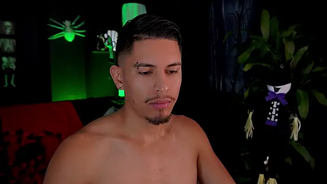 Snapshot of Aaronfox_x chatting on 21, 10, 2025 Aaronfox x online show from 21, 10, 2025