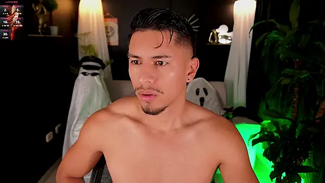 Snapshot of Aaronfox_x chatting on 7, 10, 2025 Aaronfox x online show from 7, 10, 2025