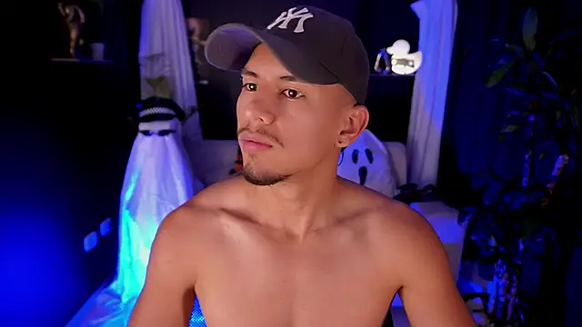 Snapshot of Aaronfox_x chatting on 5, 10, 2025 Aaronfox x online show from 5, 10, 2025