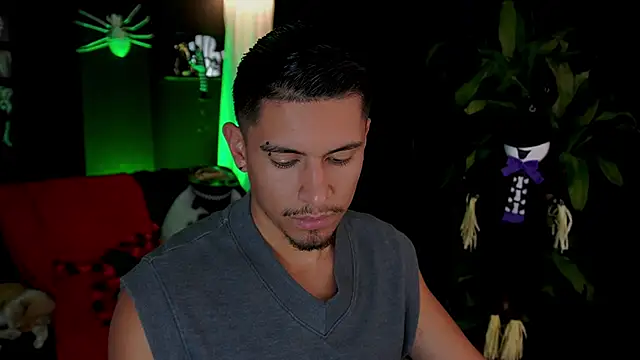 Snapshot of Aaronfox_x chatting on 17, 10, 2025 Aaronfox x online show from 17, 10, 2025