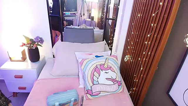 Snapshot of brigiitte_rohan chatting on 13, 10, 2025 brigiitte rohan online show from 13, 10, 2025