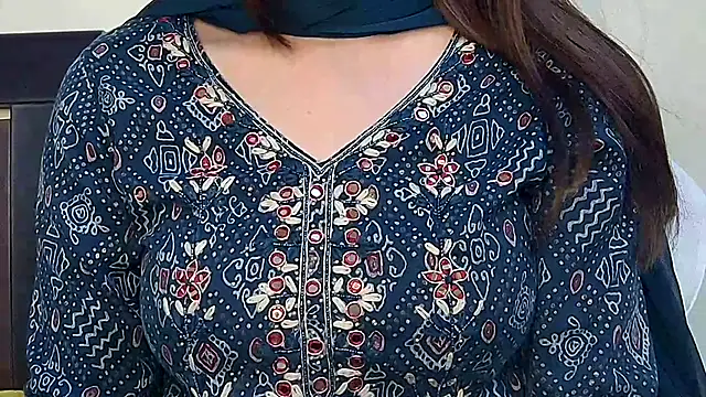 MIss-Naina online show from 7, 10, 2025