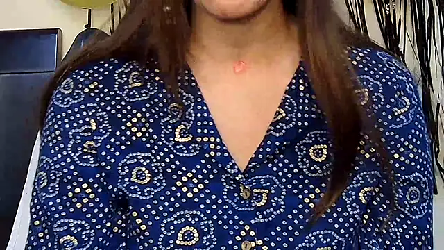 MIss-Naina online show from 4, 11, 2025