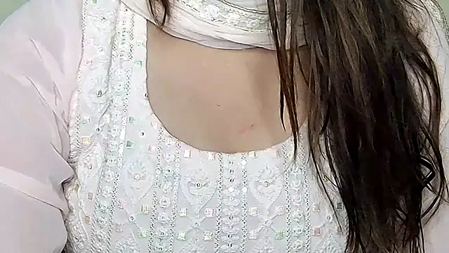 MIss-Naina online show from 17, 11, 2025