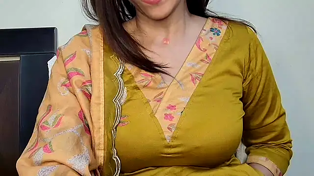 MIss-Naina online show from 6, 11, 2025