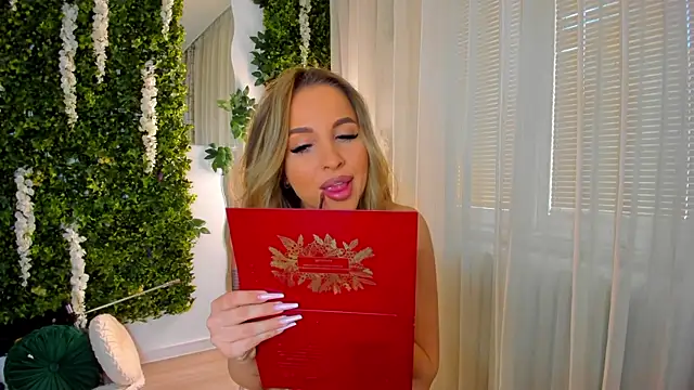 Snapshot of VivienCarter chatting on 20, 3, 2025 VivienCarter online show from 20, 3, 2025