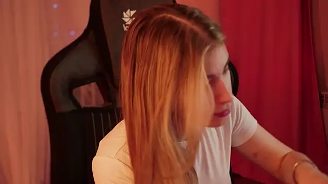 EllieCutes online show from 22, 3, 2025