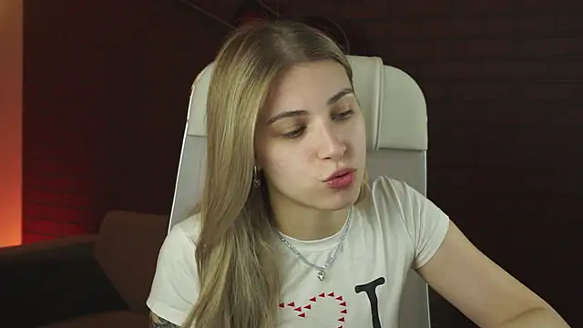 EllieCutes online show from 3, 10, 2025