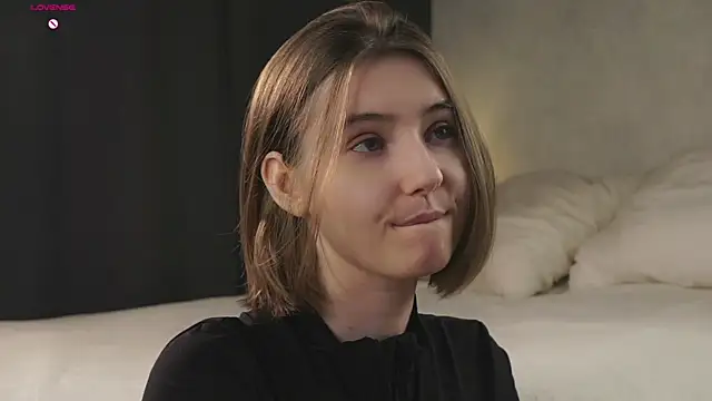 MeghanElson online show from 14, 4, 2026