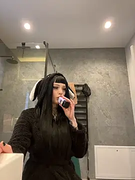 madelinexx online show from 4, 11, 2025