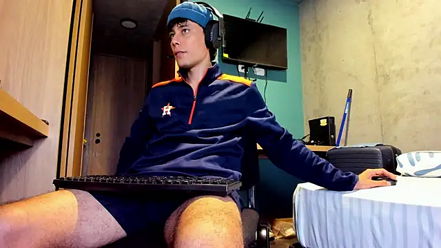 Huge latin cock online show from 6, 8, 2026