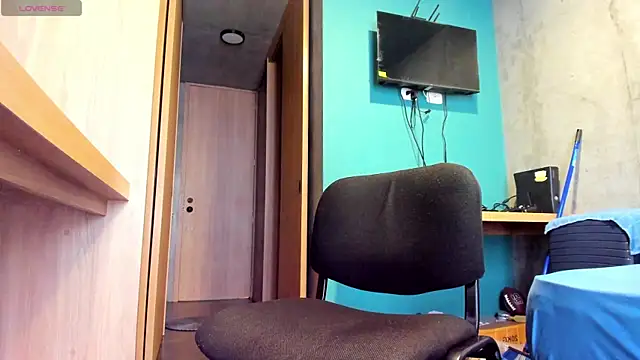 Huge latin cock online show from 10, 7, 2026