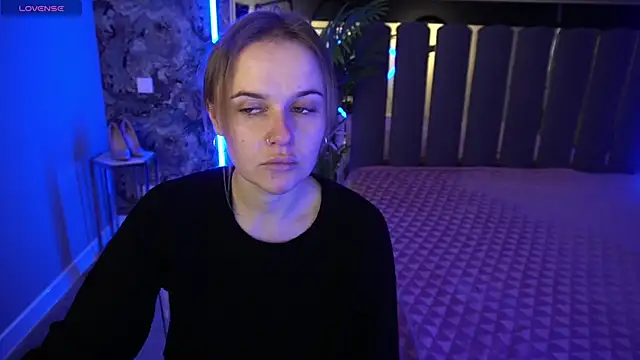 MaribelRiverr  online show from 14, 11, 2025