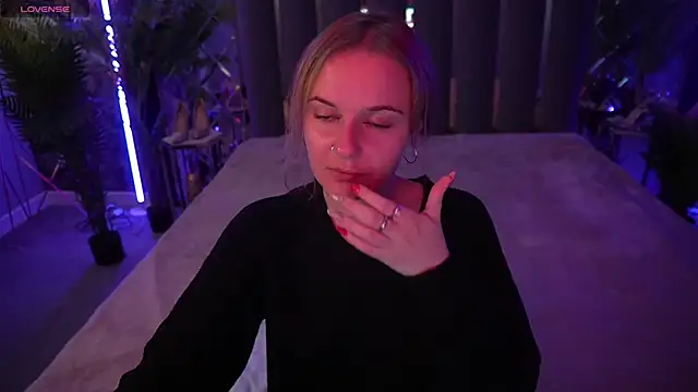 MaribelRiverr  online show from 3, 10, 2025