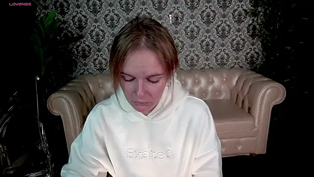 MaribelRiverr  online show from 13, 9, 2025