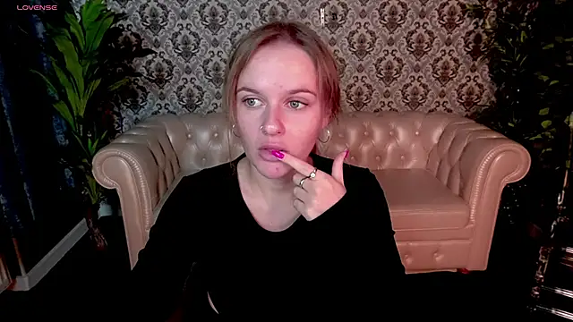 MaribelRiverr  online show from 21, 9, 2025