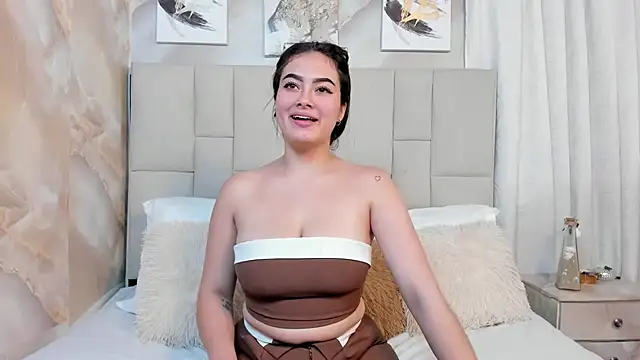 Jaslyn  Smith online show from 22, 10, 2025