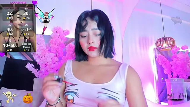 KimVelezz online show from 30, 10, 2025