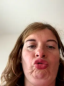 Lombada online show from 23, 9, 2025