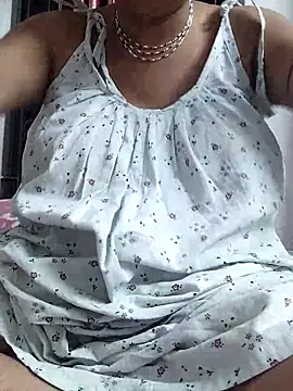 Snapshot of miss-Riy chatting on 8, 6, 2026 miss-Riy online show from 8, 6, 2026