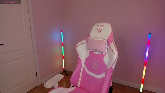 Stacy River online show from 10, 2, 2025