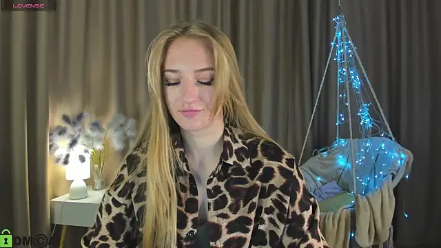 Stacy River online show from 12, 10, 2025