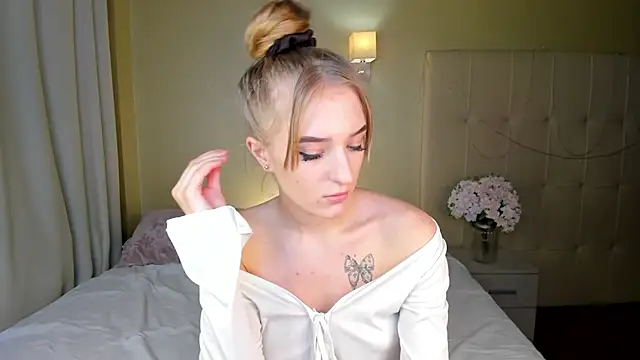 Stacy River online show from 22, 2, 2025