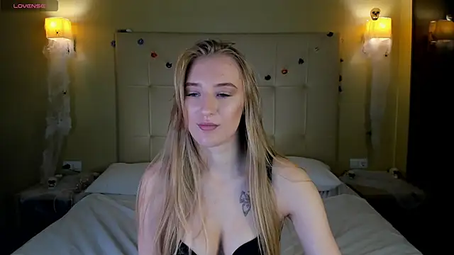 Stacy River online show from 5, 11, 2025