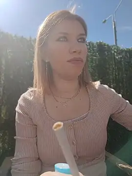 EvaRush online show from 6, 4, 2026