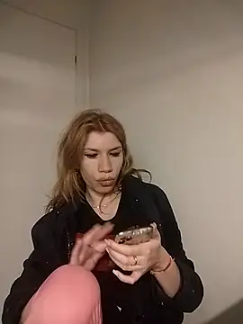 Snapshot of EvaRush chatting on 17, 12, 2025 EvaRush online show from 17, 12, 2025