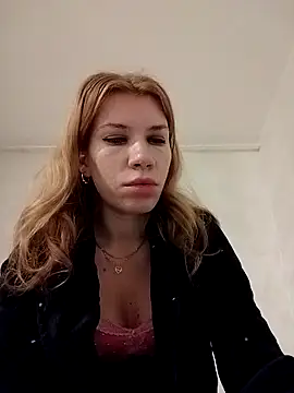 Snapshot of EvaRush chatting on 9, 10, 2025 EvaRush online show from 9, 10, 2025