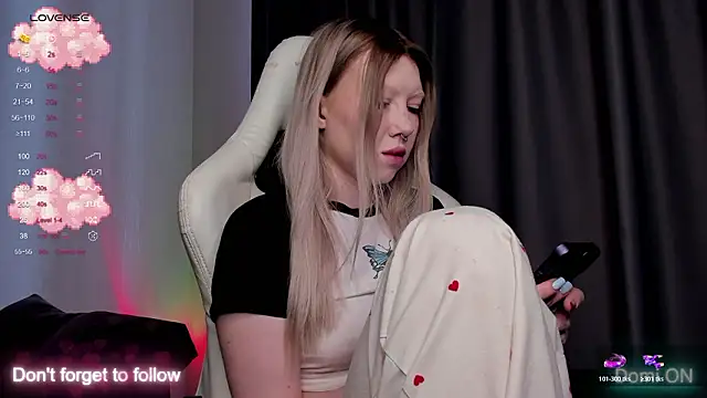 takeyourmolly online show from 13, 3, 2026