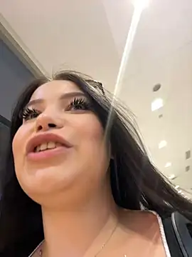 Chloe  Moon online show from 2, 3, 2025