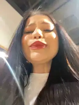 Chloe  Moon online show from 1, 2, 2025