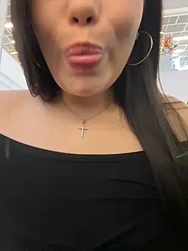 Chloe  Moon online show from 5, 1, 2025