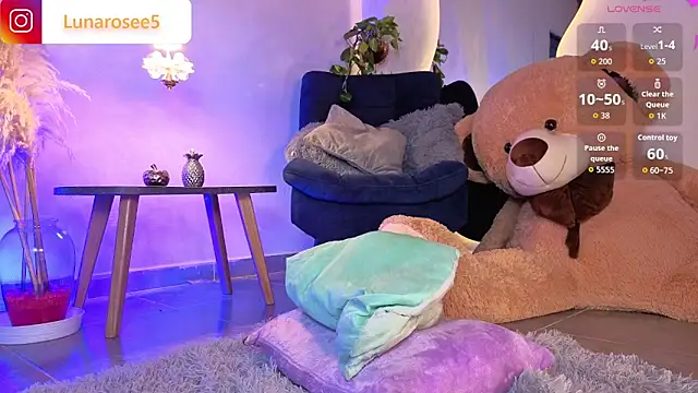 LunaRose5 online show from 23, 10, 2025