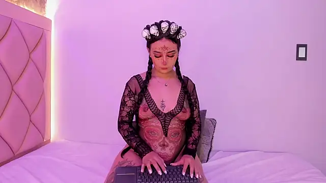 AntonellaQueenn online show from 14, 10, 2025