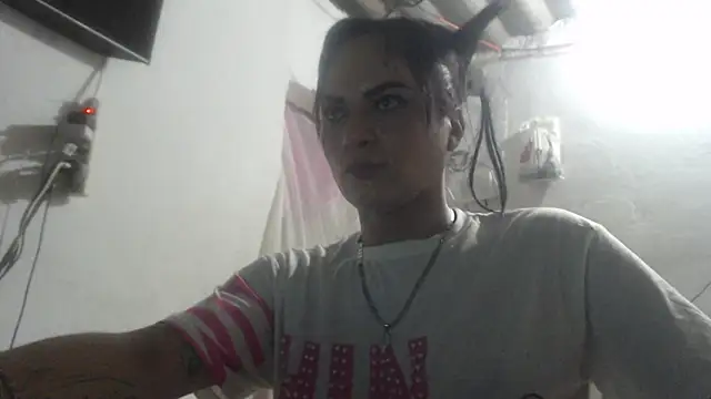 Analiasmith89 online show from 2, 4, 2026