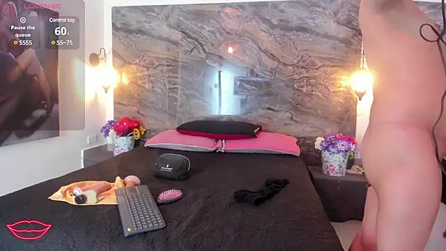 Analiasmith89 online show from 8, 3, 2025