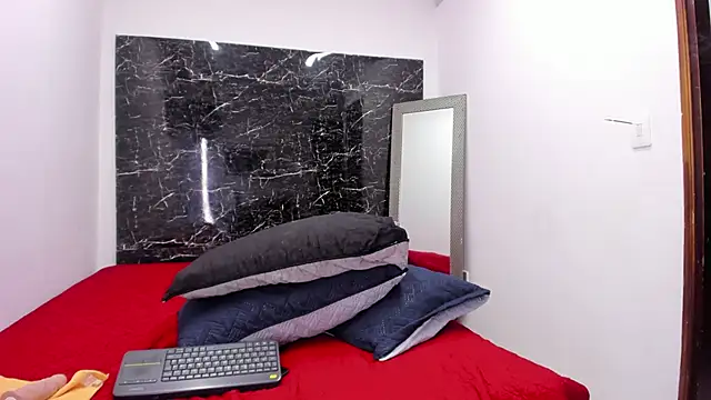 Analiasmith89 online show from 24, 2, 2026