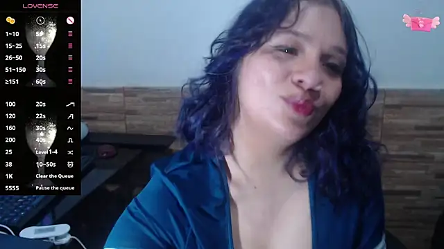 Snapshot of athenea_russo4 chatting on 13, 1, 2026 athenea russo4 online show from 13, 1, 2026
