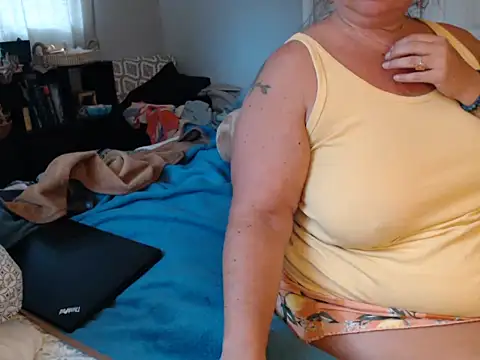 LauLauPAWG online show from 2, 10, 2025