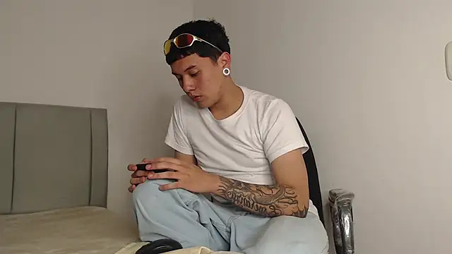 alex-lover online show from 10, 2, 2026